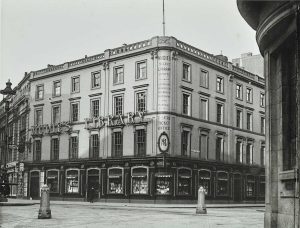 Mudie's en 1925. Imagen procedente del London Metropolitan Archive.