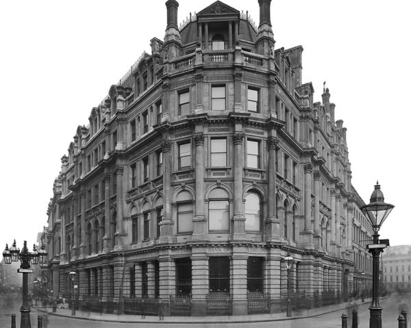 Union of London and Smith's Bank