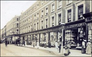 Whiteley's en Westbourne Grove a finales del siglo XIX. Postal de la época.