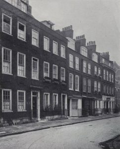 Barton Street en 1911. Imagen procedente de «London Houses From 1660 To 1820», de C. Lovett Gill.