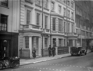 Brook Street en 1936. Postal de época.