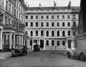 Lancaster Gate en la década de 1940. Postal de época.