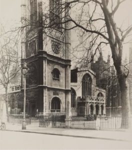 St. Margaret's Church hacia 1920. Fotografía de George Davison Reid procedente del London Museum.