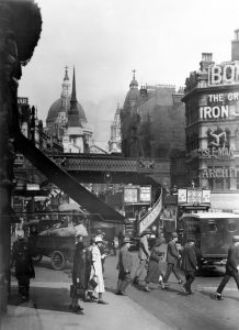 Ludgate Circus en 1930. Fotografía de George Davison Reid procedente del London Museum.