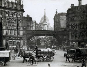Ludgate Circus en 1930. Imagen procedente del London Transport Museum.
