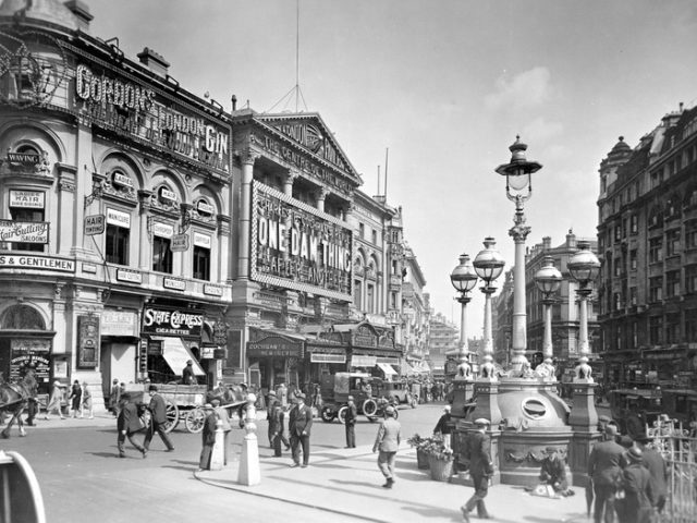 Piccadilly Circus
