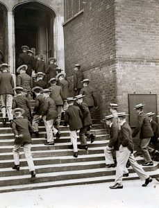 Alumnos en 1927. Imagen procedente de Wikipedia.