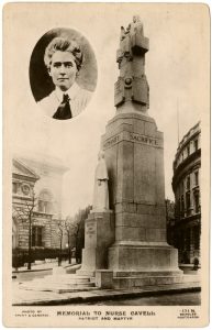 Estatua de Edith Cavell en la década de 1920. Postal de época.