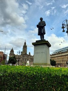 Estatua de Robert Peel en la actualidad.