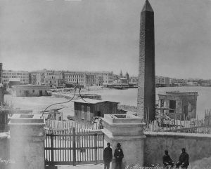 Obras de colocación del obelisco en 1878. Postal de época.