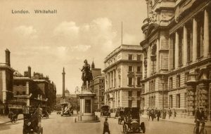 Estatua del duque de Cambridge en la década de 1910. Postal de época.