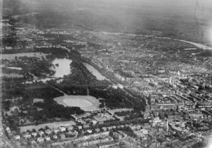 Vista aérea de Kensington Gardens en la década de 1930. Fuente desconocida.