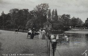 Regent's Park a principios del siglo XXI. Postal de la época.