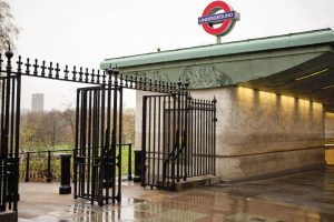 Acceso a Green Park desde Picadilly en la actualidad. 