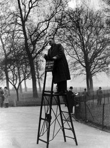 Speakers' Corner en 1930. Postal de la época.
