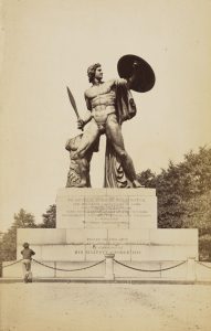 Estatua de Aquiles en 1930. Imagen procedente de National Galleries Scotland.