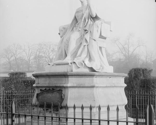 White figure of Queen Victoria