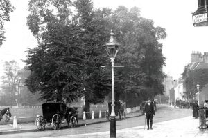 Richmond Green a principios del siglo XX. Postal de la época.