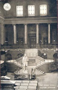 Interior de Euston Station en 1905. Imagen procedente de Wikipedia.