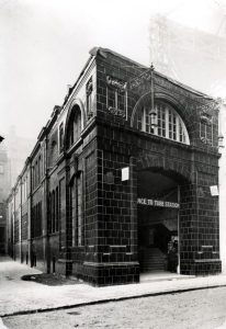 Knightsbridge Tube Station en 1907. Imagen procedente del London Transport Museum.