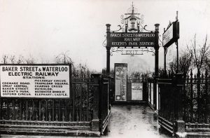 Acceso a Regent's Park Tube Station hacia 1910. Imagen procedente del London Transport Museum.