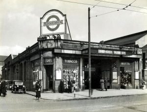 Shepherd's Bush Tube Station en 1935. Imagen procedente del London Transport Museum.