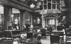 Interior del Imperial Hotel en 1925. Postal de época.