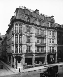 Rumpelmayer's en 1910. Imagen procedente del Historic England Archive.