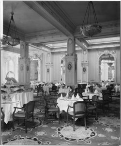Interior de Verrey's en 1926. Imagen procedente del Historic England Archive.