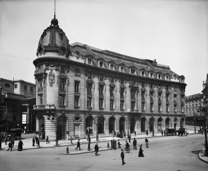 «The Morning Post» en 1910, el edificio se edificó sobre el solar del anterior. Imagen procedente del Historic England Archive.